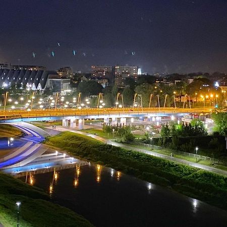 Capital Towers - Apartament Modern Z Widokiem Na Rzeke Rzeszów Esterno foto