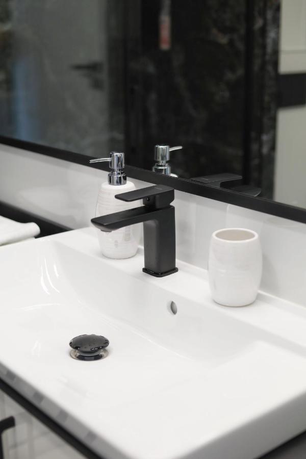Capital Towers - Apartament Modern Z Widokiem Na Rzeke Rzeszów Esterno foto